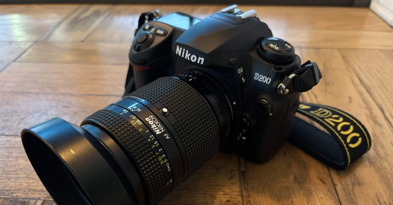 デジカメ落ち穂拾い(9)CCDのNikon D200とAF Nikkor 35-70 F2.8 Dまで来 