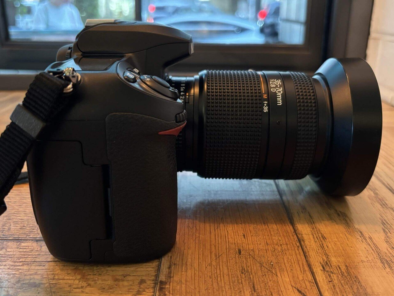 デジカメ落ち穂拾い(9)CCDのNikon D200とAF Nikkor 35-70 F2.8 Dまで来