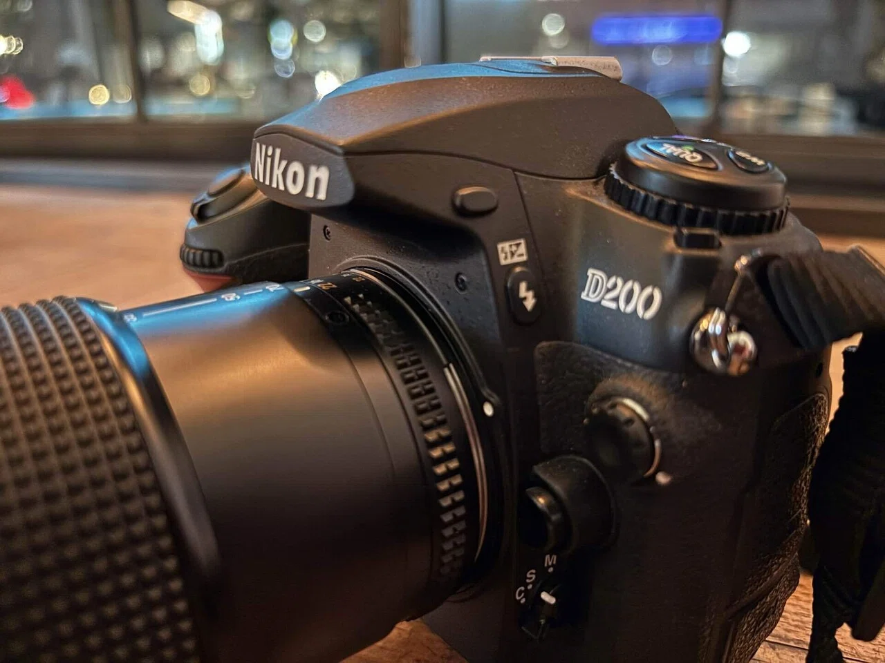 デジカメ落ち穂拾い(9)CCDのNikon D200とAF Nikkor 35-70 F2.8 Dまで来
