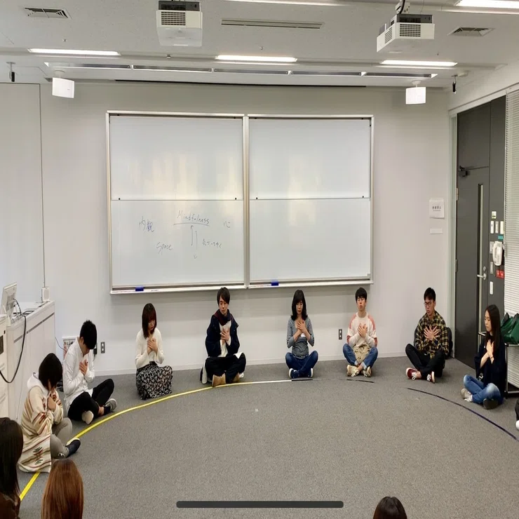 心と身体の調和と創造性を探求するシアターワーク」アーティスト 小 