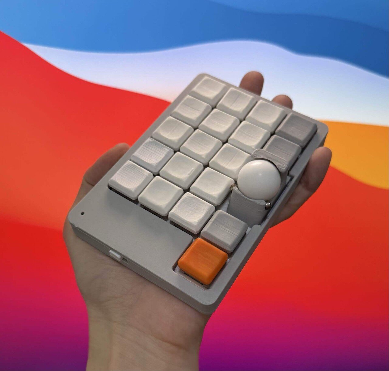 conductorという完全無線分割トラボ付きキーボードに手を出して