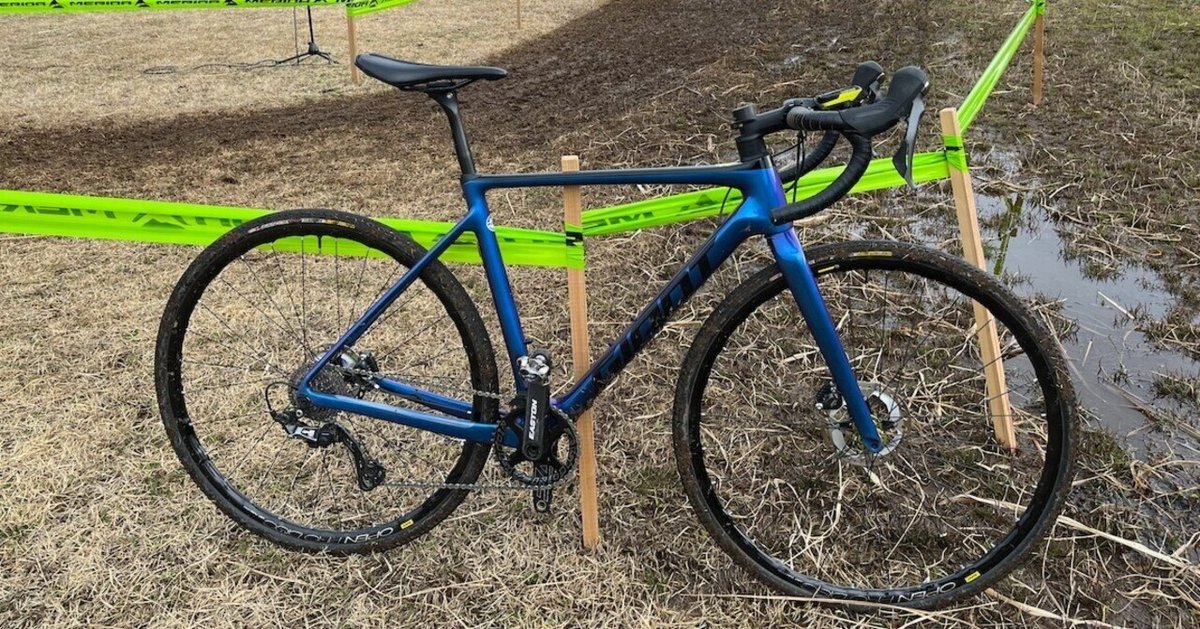 Giant シクロクロスフレーム 青 前フォーク付き Giant シクロクロスフレーム 青 前フォーク付き Giant