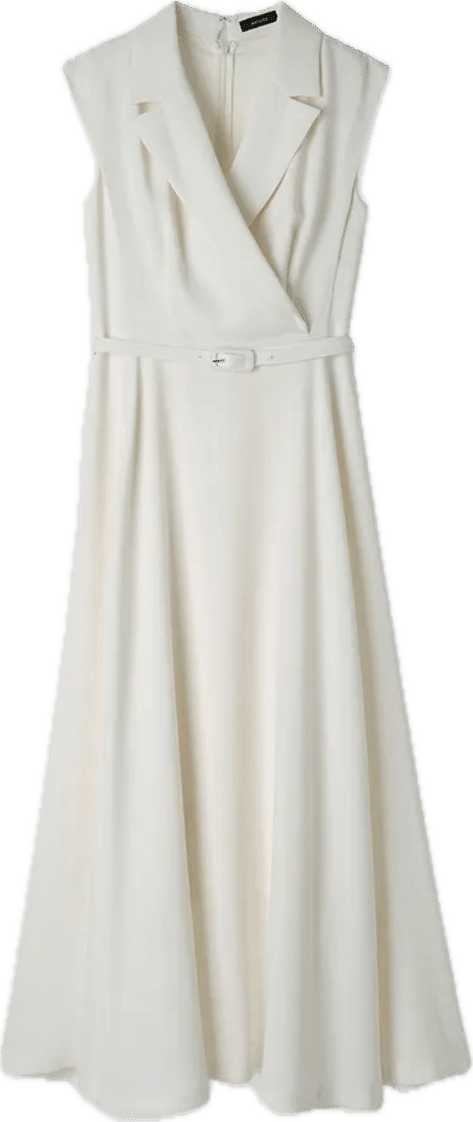 40代の白ワンピース。アニュアンスの“ダブルサテンテーラードフレア