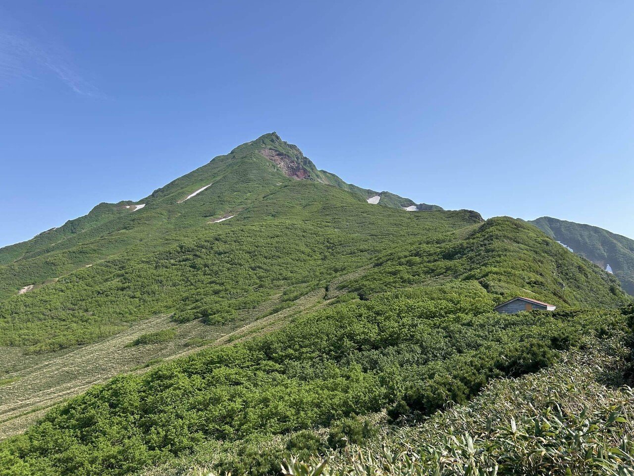 天に向かっている山 利尻山｜mountain go