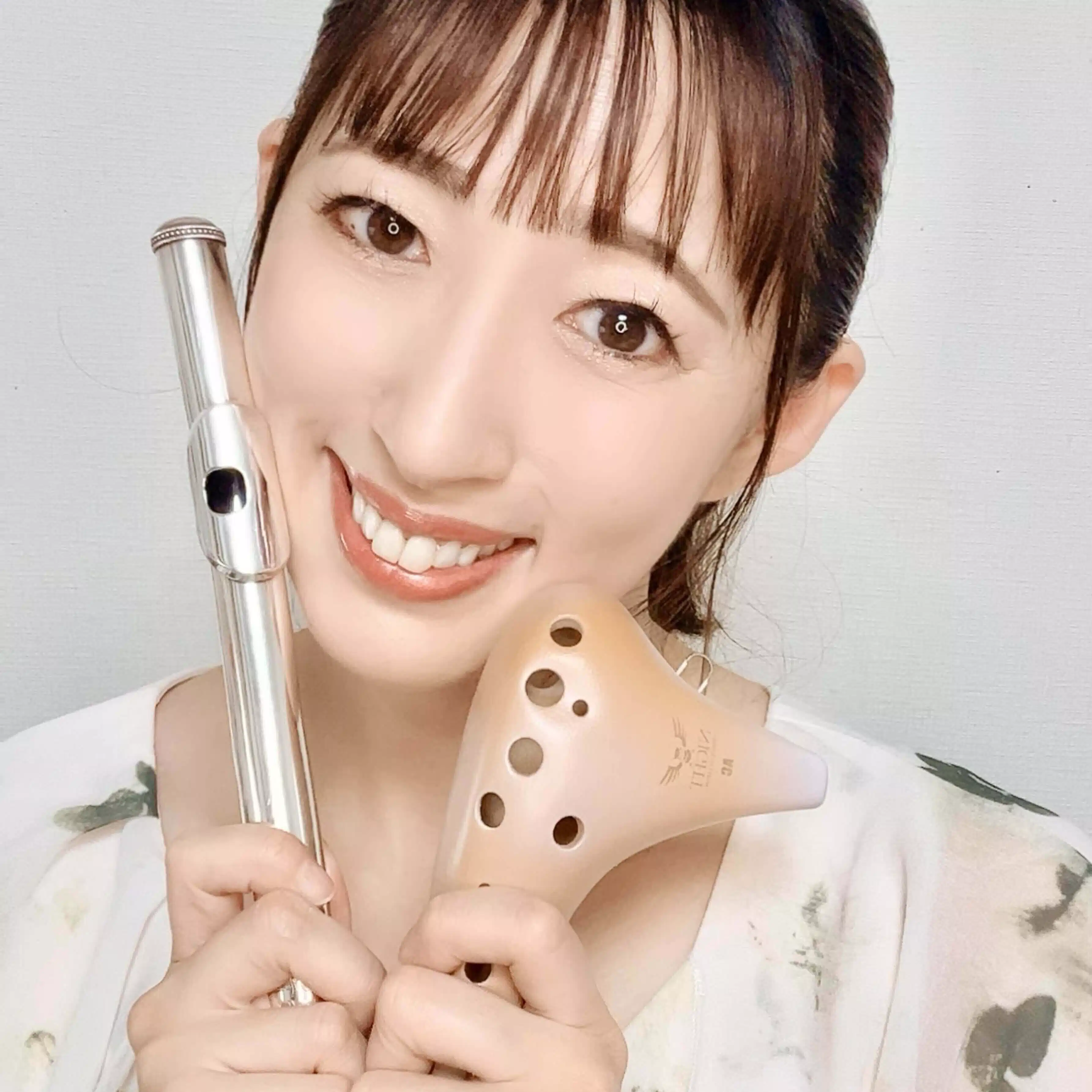 西村菜美(フルート,オカリナ奏者)