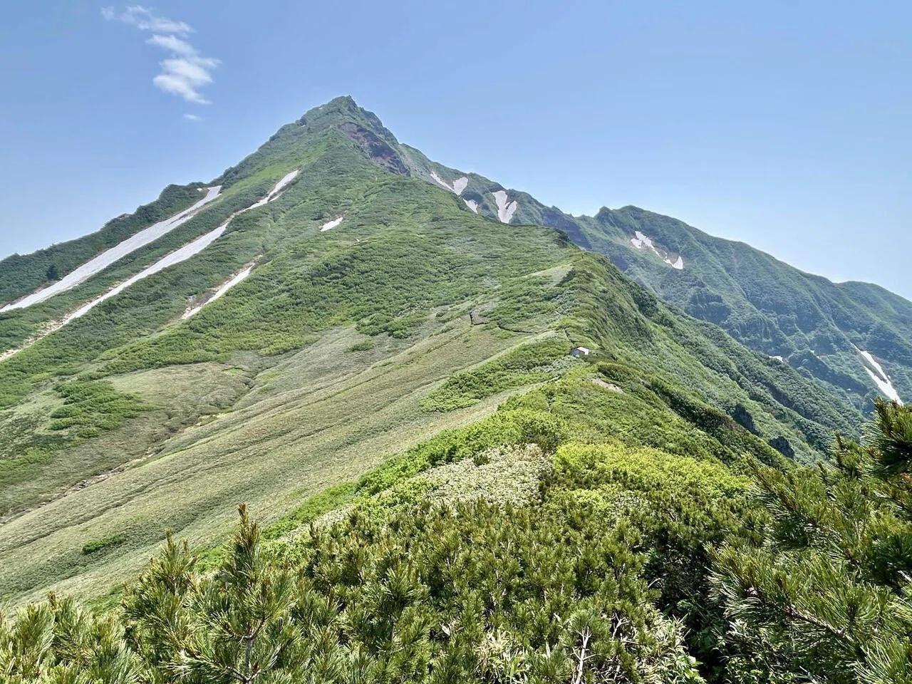 天に向かっている山 利尻山｜mountain go