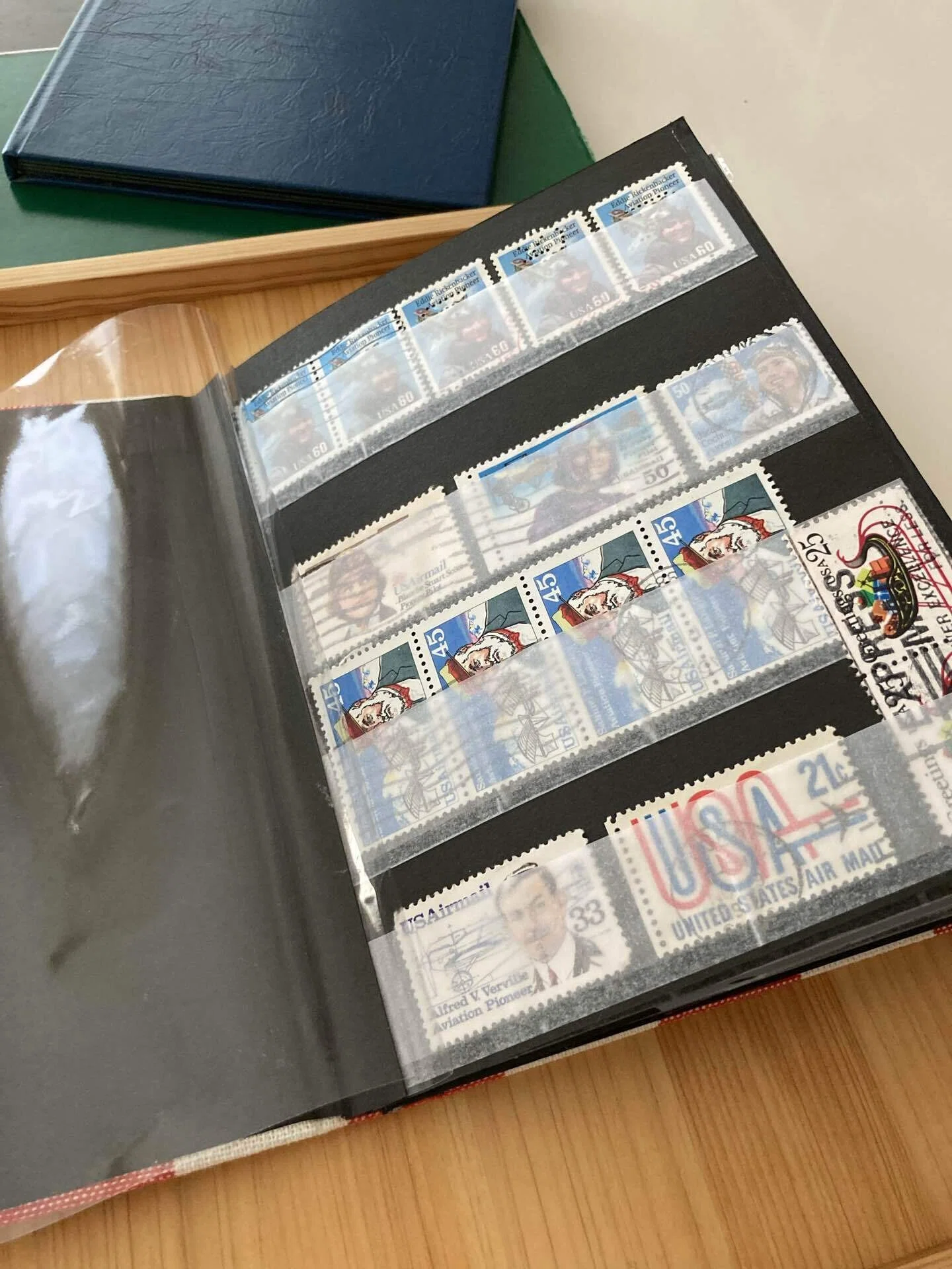 100均材料で切手帳を作った。 もっとこうすればよかったなという点は 