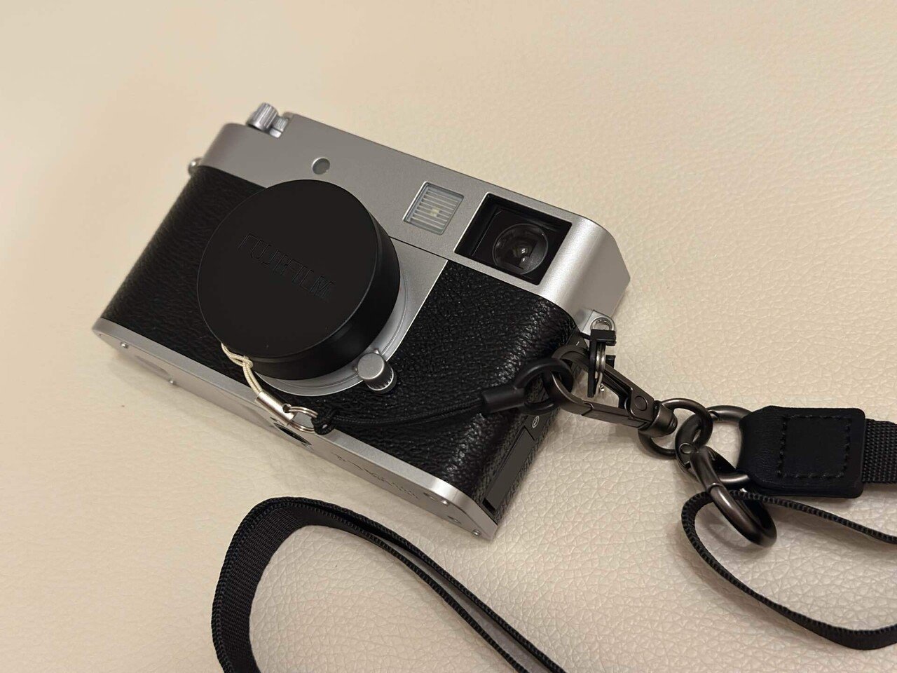FUJIFILM『X half』ストラップどうしよう問題｜Miyu