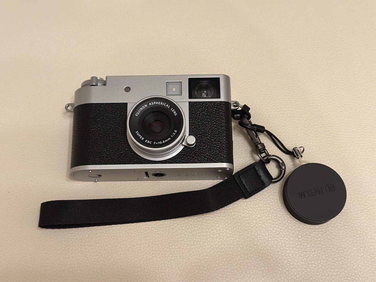 FUJIFILM『X half』ストラップどうしよう問題｜Miyu
