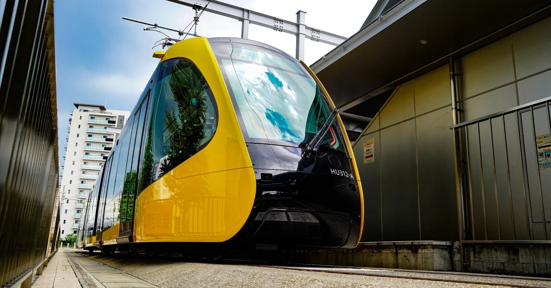 宇都宮LRT HU300形が「高額」な訳｜10works