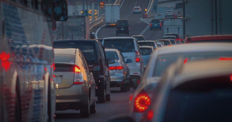 迫る”物流崩壊”の裏にある、トラック運転手を取り巻く環境