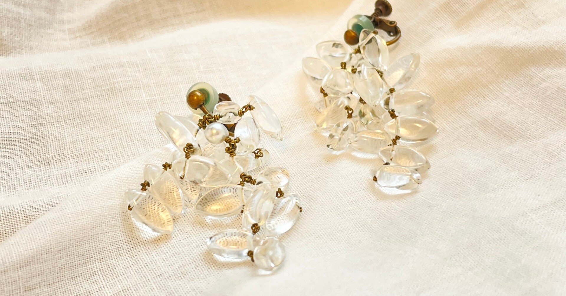 MURDER POLLEN｜水晶とパールのイヤリング／50代、手放せない