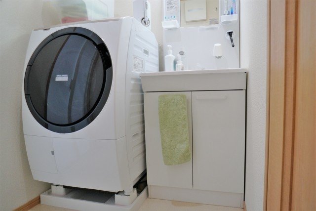 風水で玄関に灯油缶を置いちゃダメと言われたらどうします カーテン 風水鑑定士 四柱推命鑑定士 Udemy講師 篠田亨至 Note