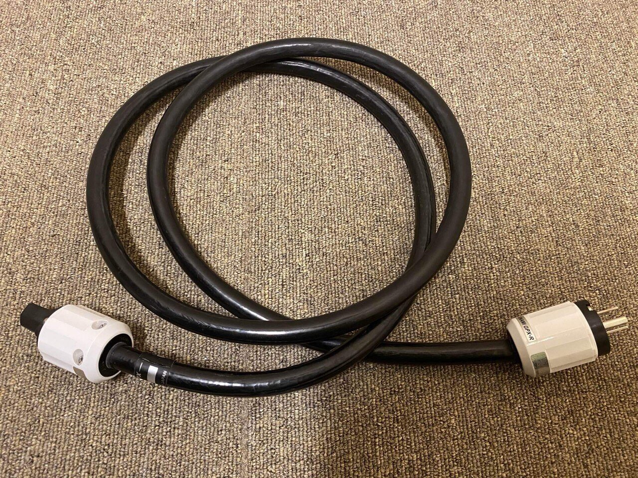 国内メーカーオヤイデの安定感ある電源ケーブル！ OYAIDE TUNAMI