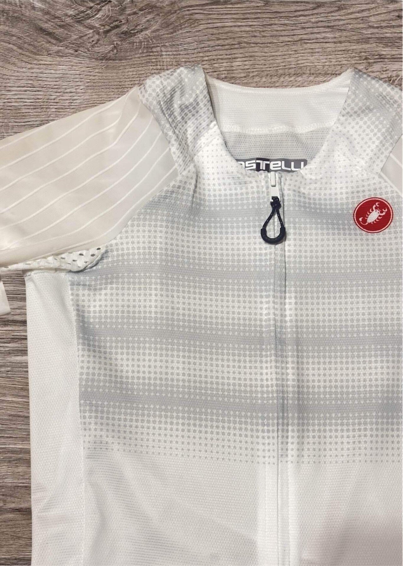 カステリ AERO RACE 6.0 JERSEY 試着のみ Sサイズ カステリ AERO RACE