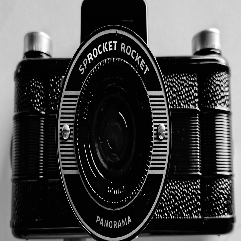 Sprocket Rocket 35mm パノラマカメラ｜thephotography_guy