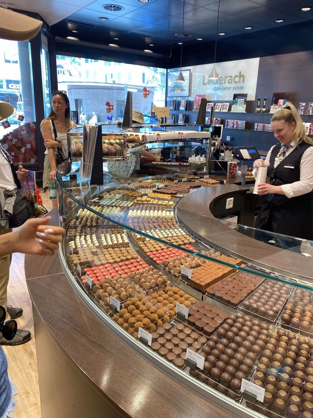 スイス旅行記10】職人の顔が見えるチョコレート｜mrmonaka