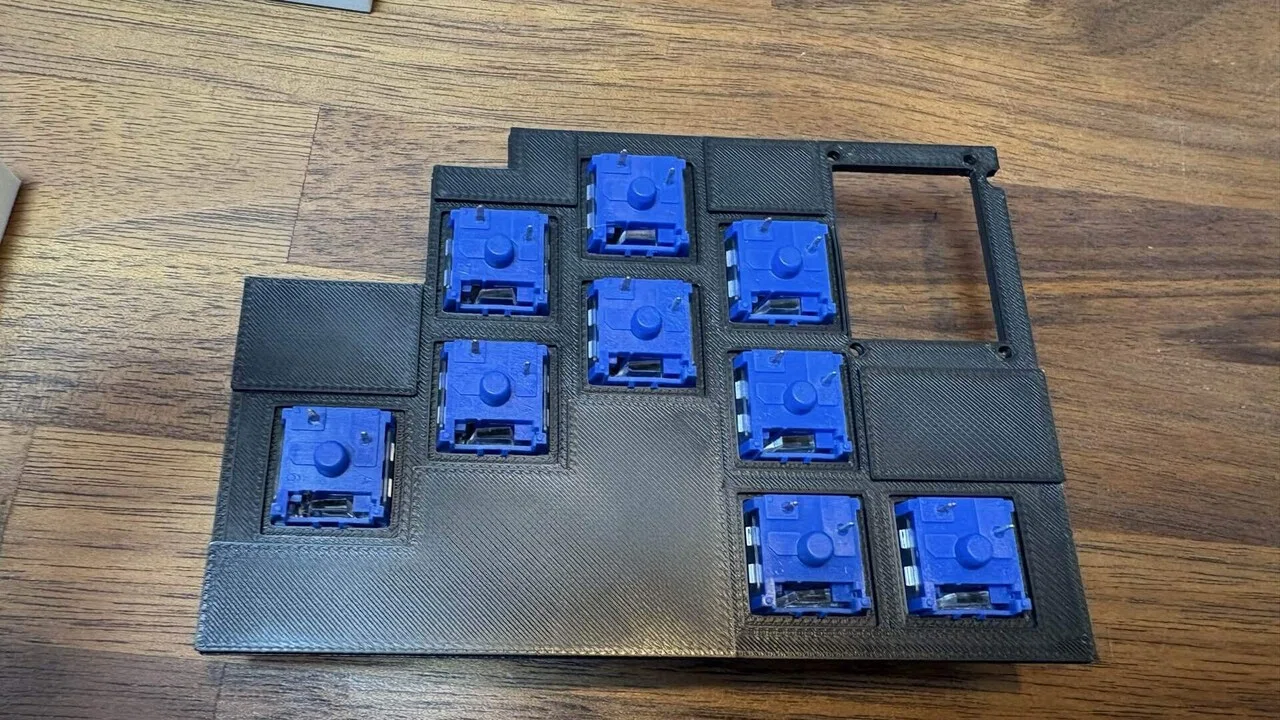 自作キーボード P3D Plasticity Tiny18という完全分割キーボードを作った｜神沼三平太（AIで脳を拡張
