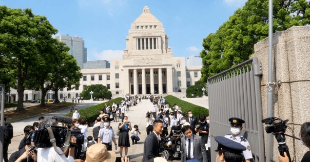だって空は淡々としている弁護士平山久雄著 a2388792077a847bafcabefac77762