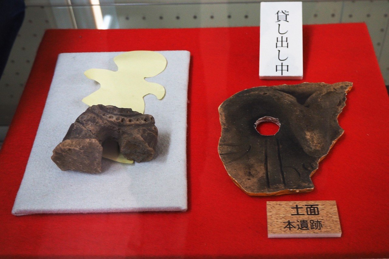 レプリカでも見応えありの土偶と謎の石器ー板倉町文化財資料館