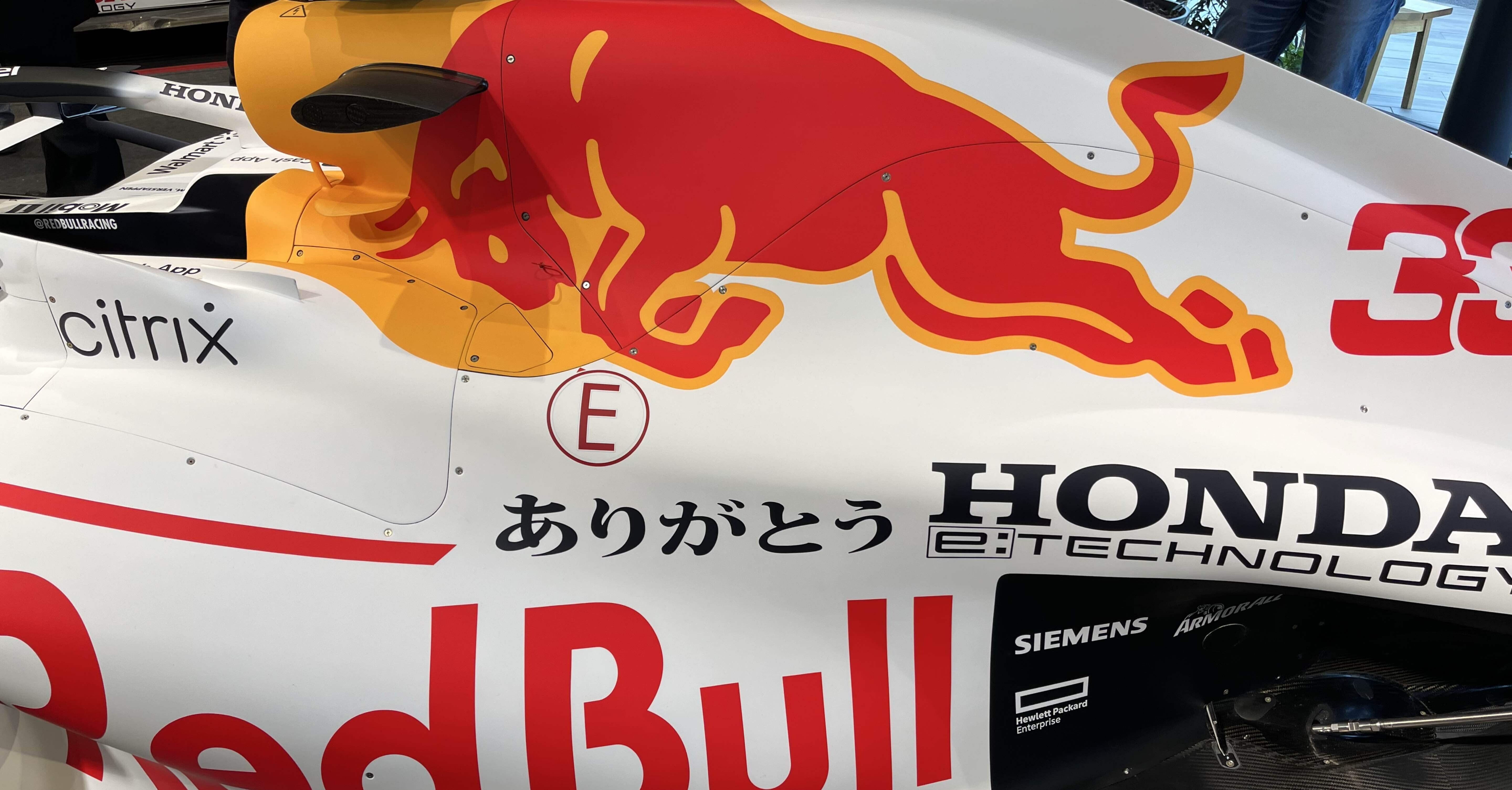 【直筆サイン多数】2010年 F1 イギリスGP 公式プログラム 直筆サイン多数】2010年 F1 イギリスGP 公式プログラム