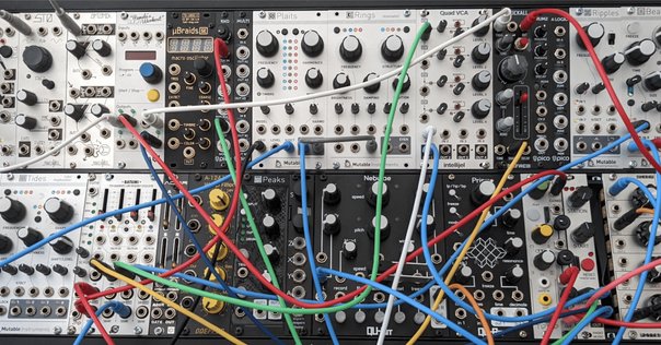 自作マルチエフェクター 空間 ピッチ 飛び道具 Line 6からコンパクトなマルチ・エフェクターが登場！