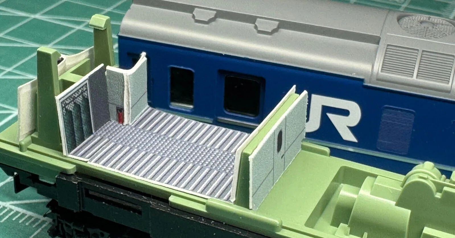 3050 電源車「カニ24-0」内装クラフトシート取付説明書｜こもももももも