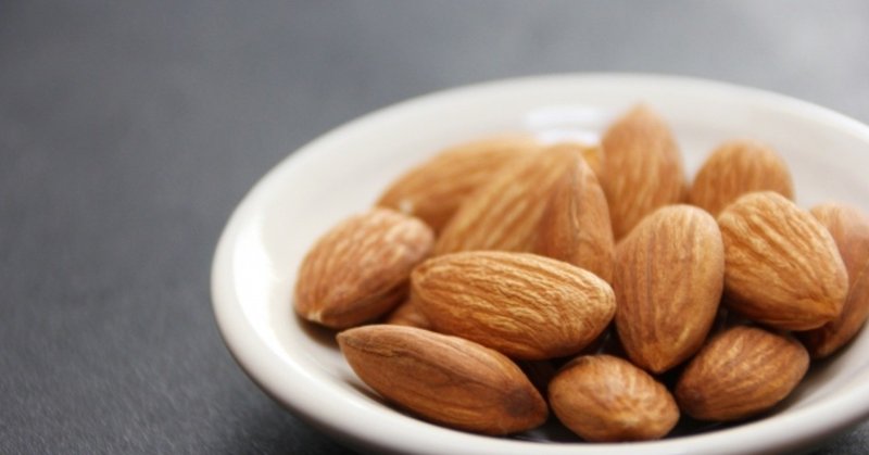 週末投稿 つれづれ有用植物 21 バラ科 サクラ属 アーモンド Pingubanana Note