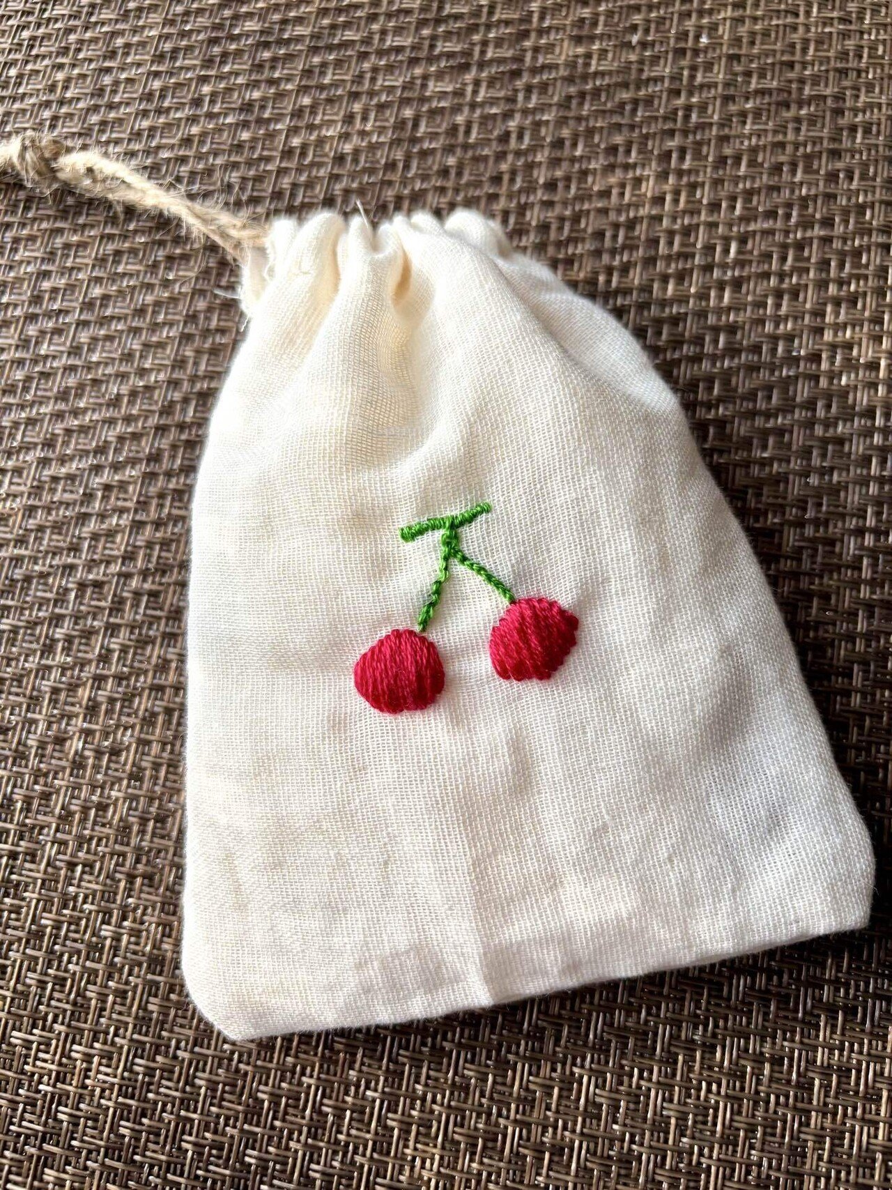 さくらんぼの巾着を作ったよ｜オリビア