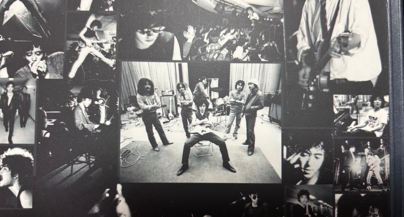 新しい佐野元春ファンの方へ！　 1980-2010関連書籍＆ツアーパンフetc… 新しい佐野元春ファンの方へ！ 1980-2010関連書籍＆ツアーパンフetc…