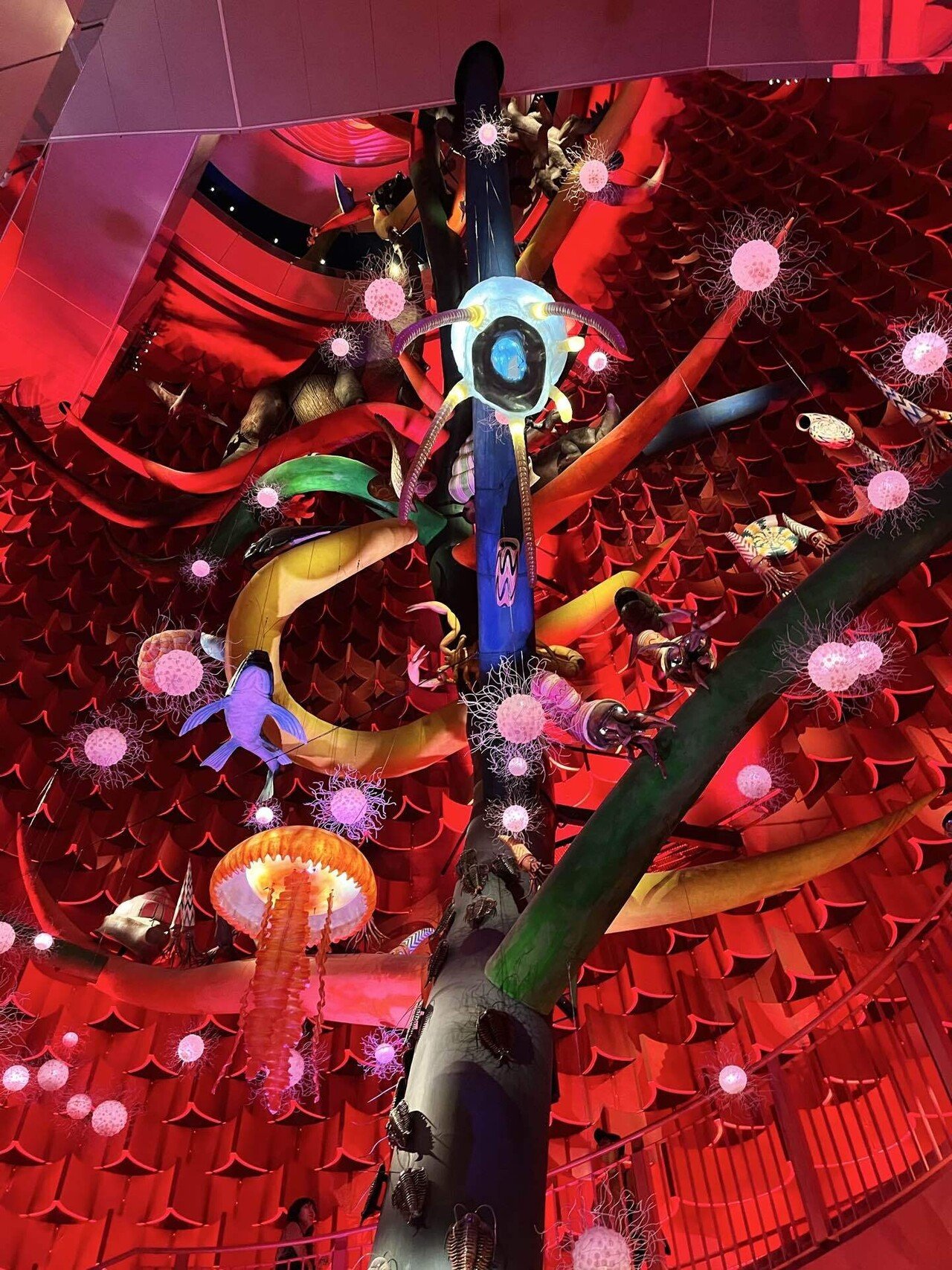 今昔大阪万博 太陽の塔って中に入れるんだ！｜poppo_panda22