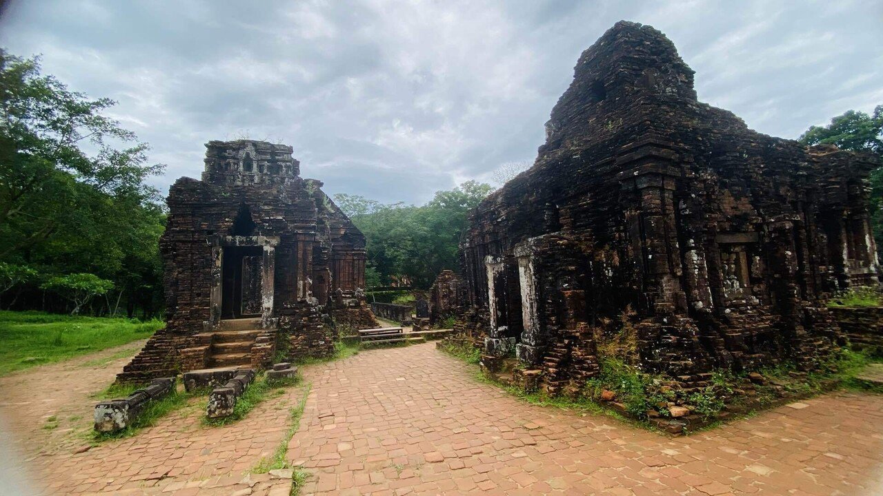 ベトナム一人旅⑥ダナンから日帰りで世界遺産のミーソン遺跡へ｜tomo