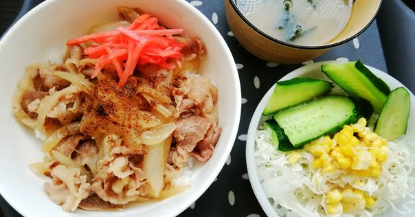 ケチ vs 浪費家 どちらがやっかいなのか論争｜アサ｜感情で