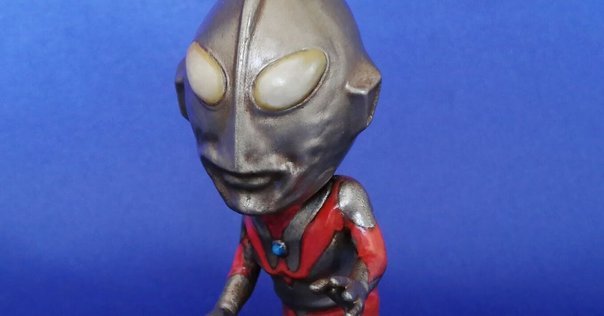 ウルトラマンの人形を愛でる〜ウルトラマン半跏思惟像｜M夫人