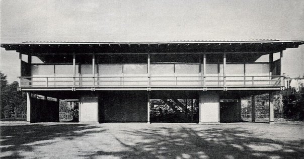 曲線と波打つフォルム：日本の現代タワーマンション建築の進化