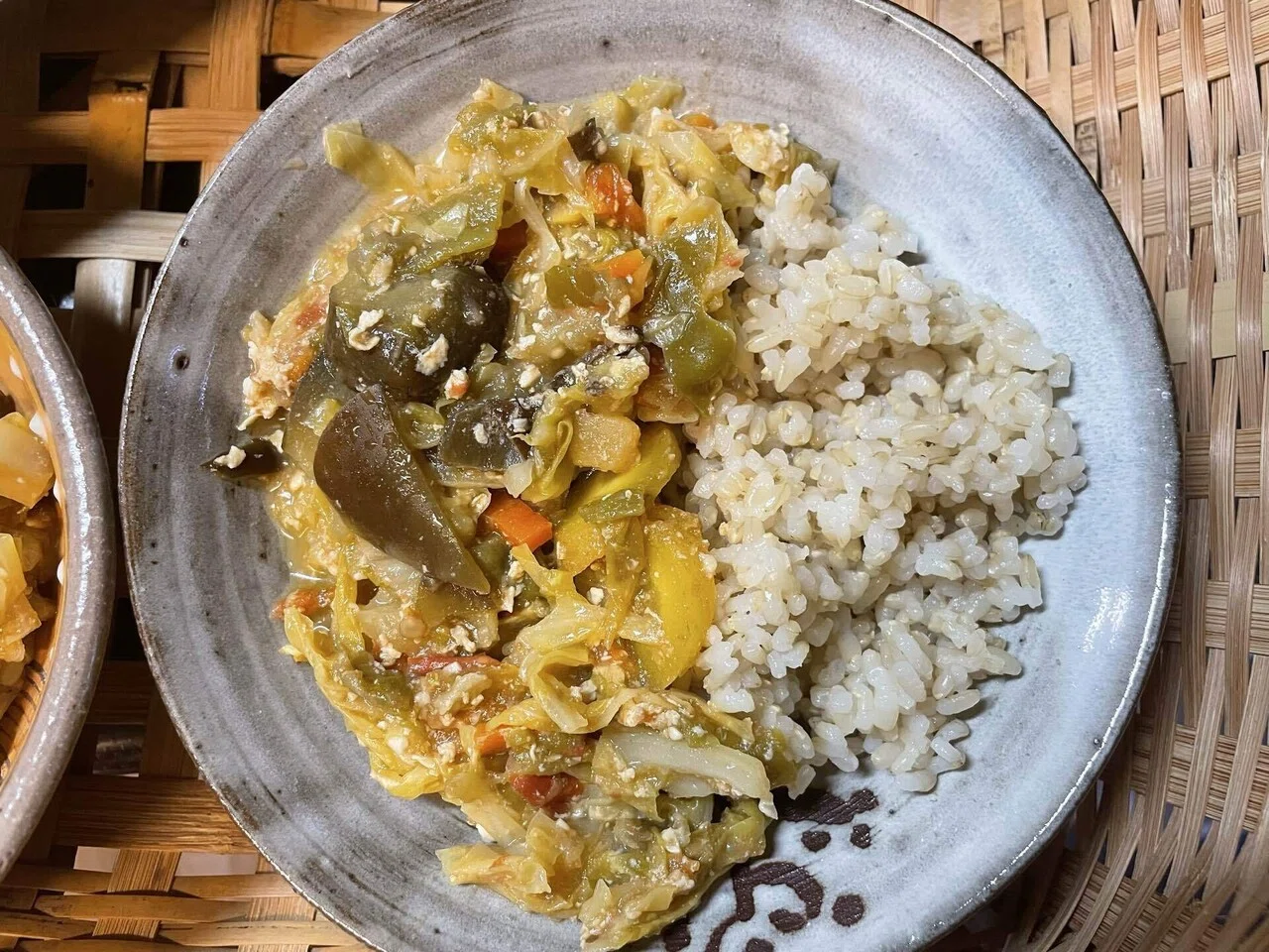 I ate stir-fried vegetables with a plum syrup vinegar miso sauce, and ...