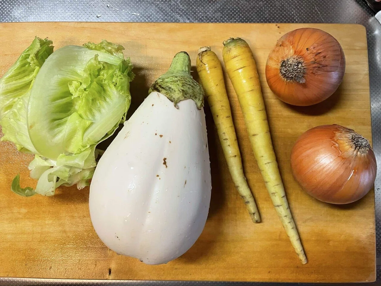 I ate stir-fried vegetables with a plum syrup vinegar miso sauce, and ...