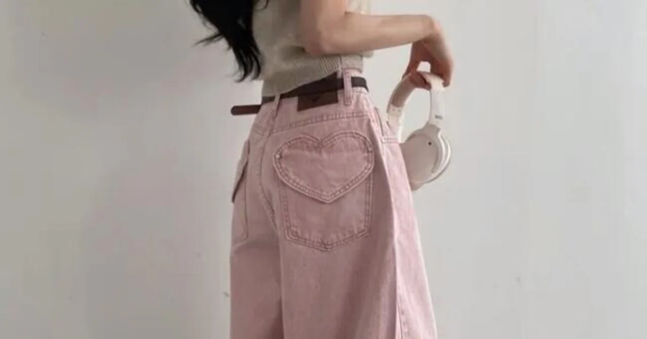 💗👖**“後ろ姿までキュン♡” ハートポケット付きワイドデニムパンツ