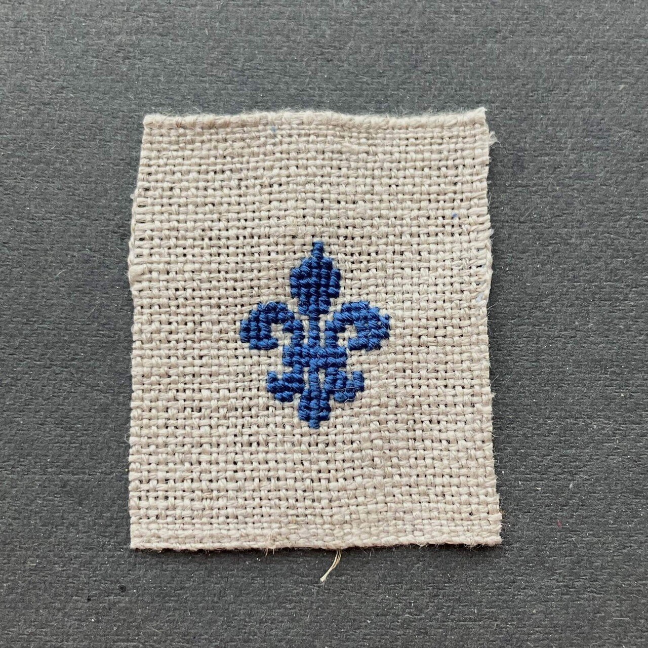 どんどんできる、手のひらサイズの刺繍｜とびち