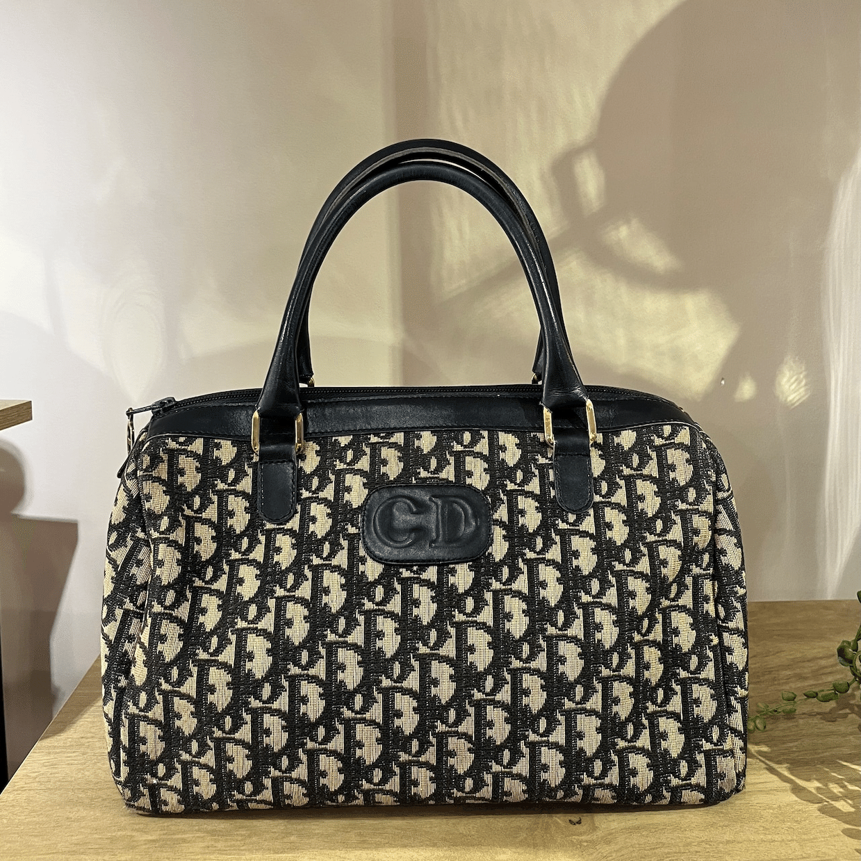 時代を超えて愛されるDiorの名品｜オブリーク柄ヴィンテージバッグの