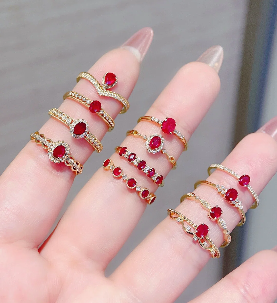 7万円代以内】ルビー/サファイア/エメラルドK18リングにご紹介
