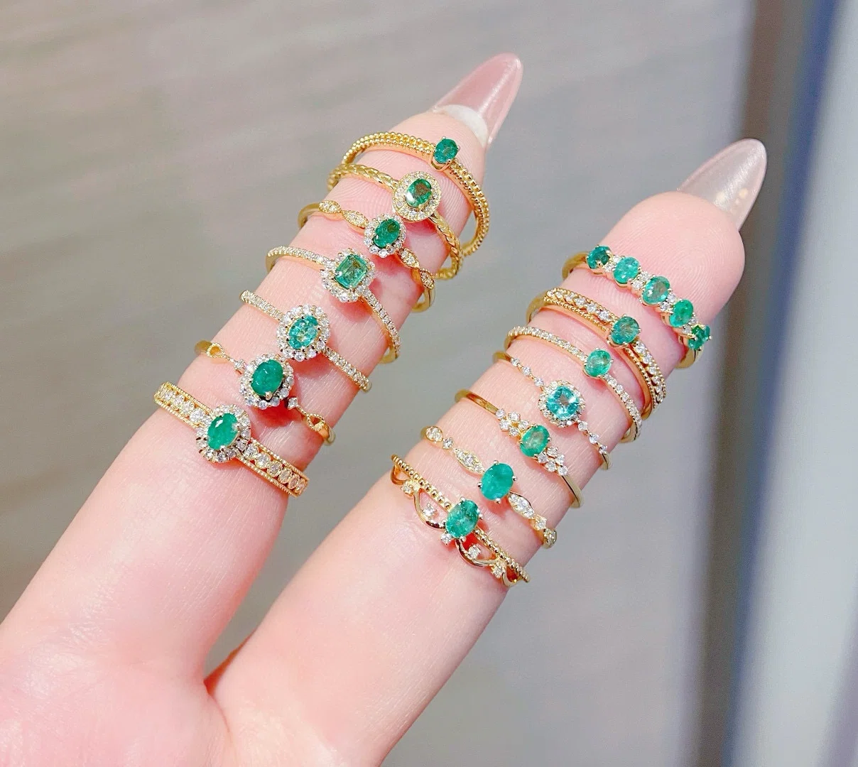 7万円代以内】ルビー/サファイア/エメラルドK18リングにご紹介
