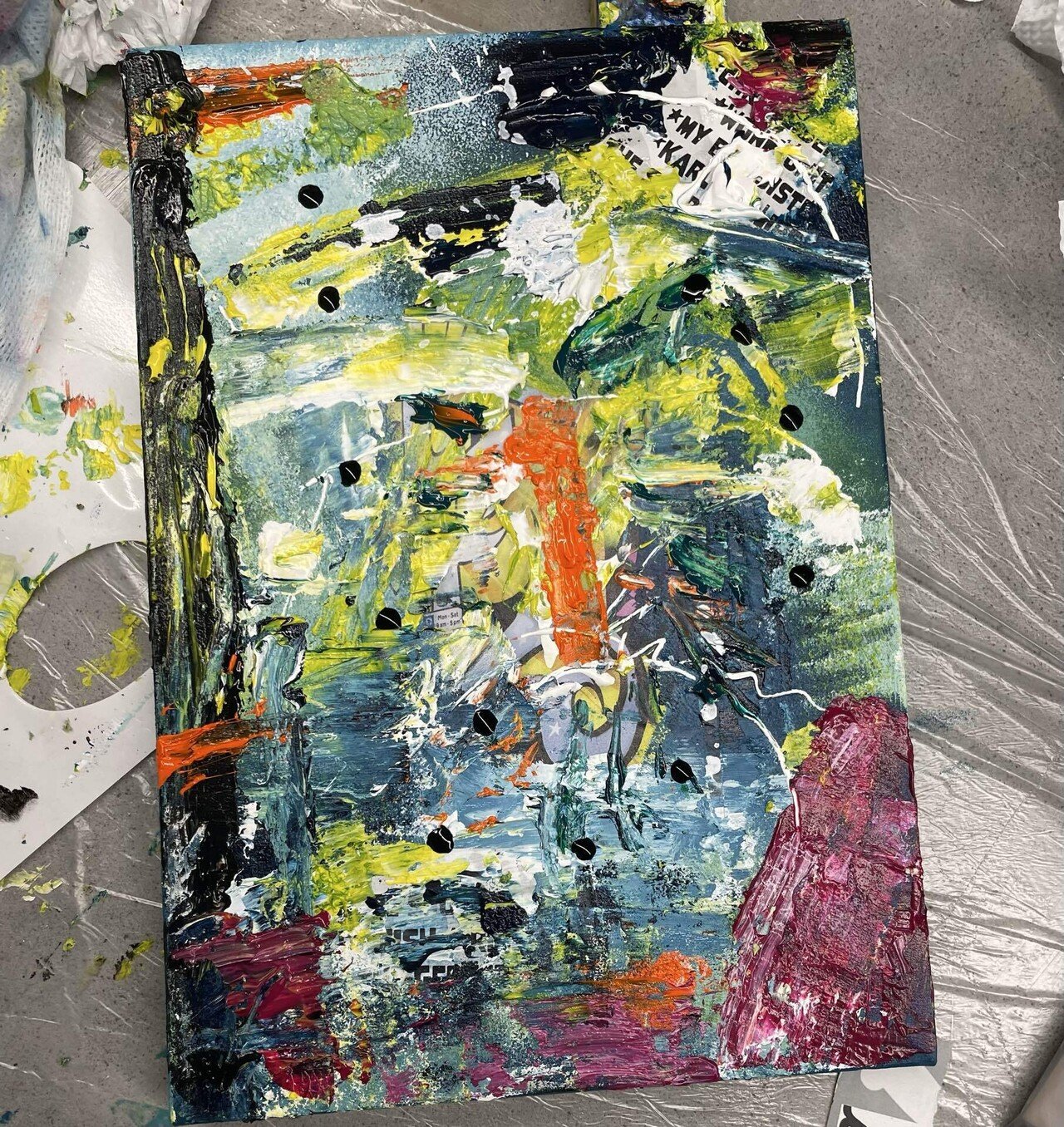 抽象画ワークショップ感想】没頭できる非日常が体験できる理由｜よしだ