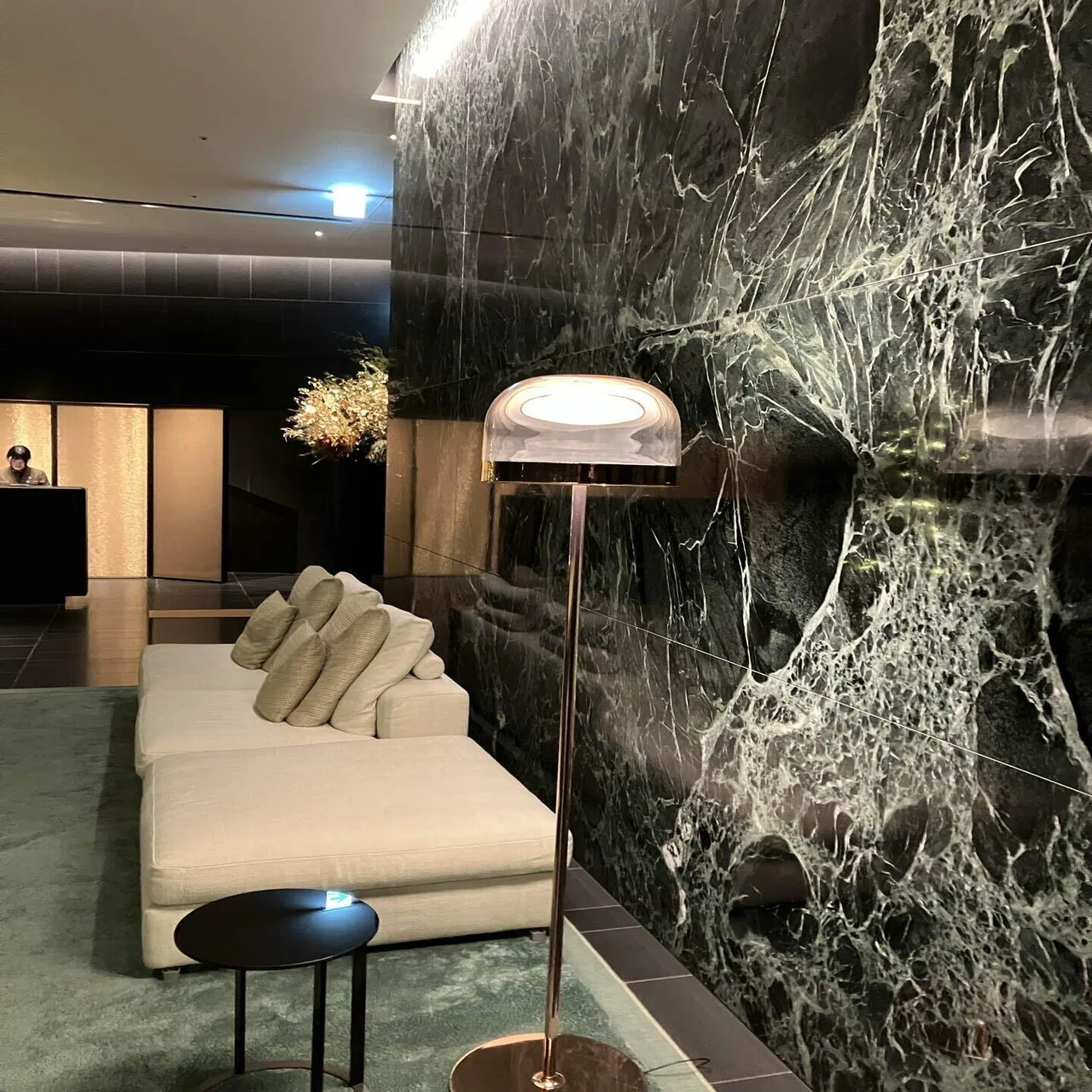東京ﾐｯﾄﾞﾀｳﾝ BVLGARI ホテルの照明｜光のデザインと企画 橋田正和