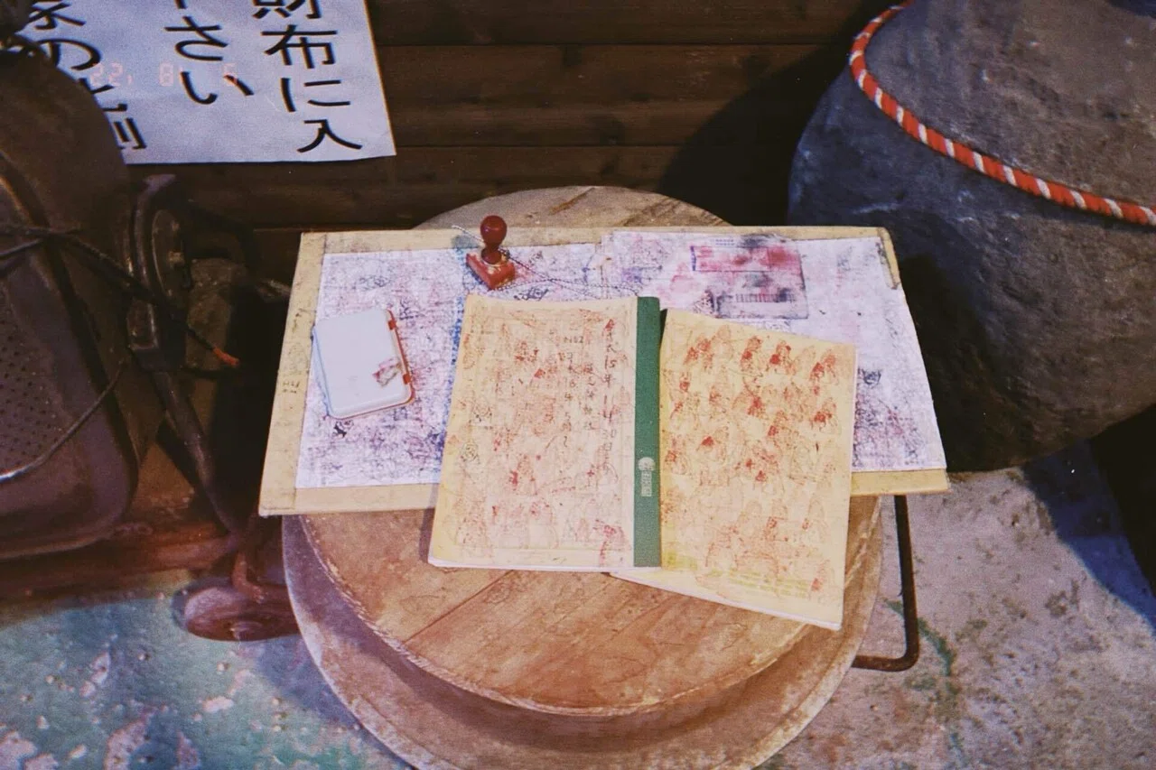 味噌蔵のなかには、貧乏神の神社あり｜松本 創作