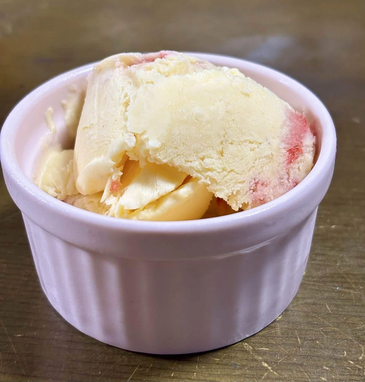 乳脂肪35%の生クリームを使用して作った自家製アイスクリーム｜清水あさこ