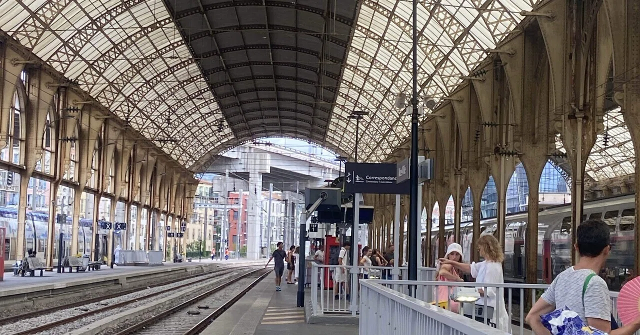 ニース・ヴィル駅からコクトーの教会へ🛕｜アラカンとZのアート旅🖼️
