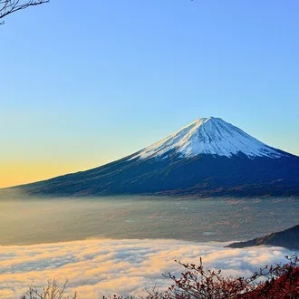 前提の過不足を修正修正する働きを哲学とする立場。フェアを越えて理性を持ち出さない主義。