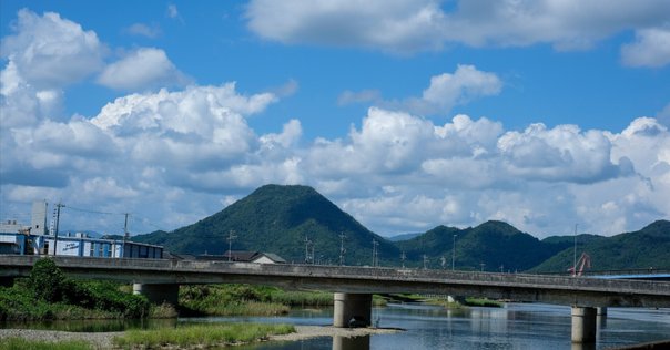 飛行機雲(ひこうきぐも)への思いさまざま｜forestchild