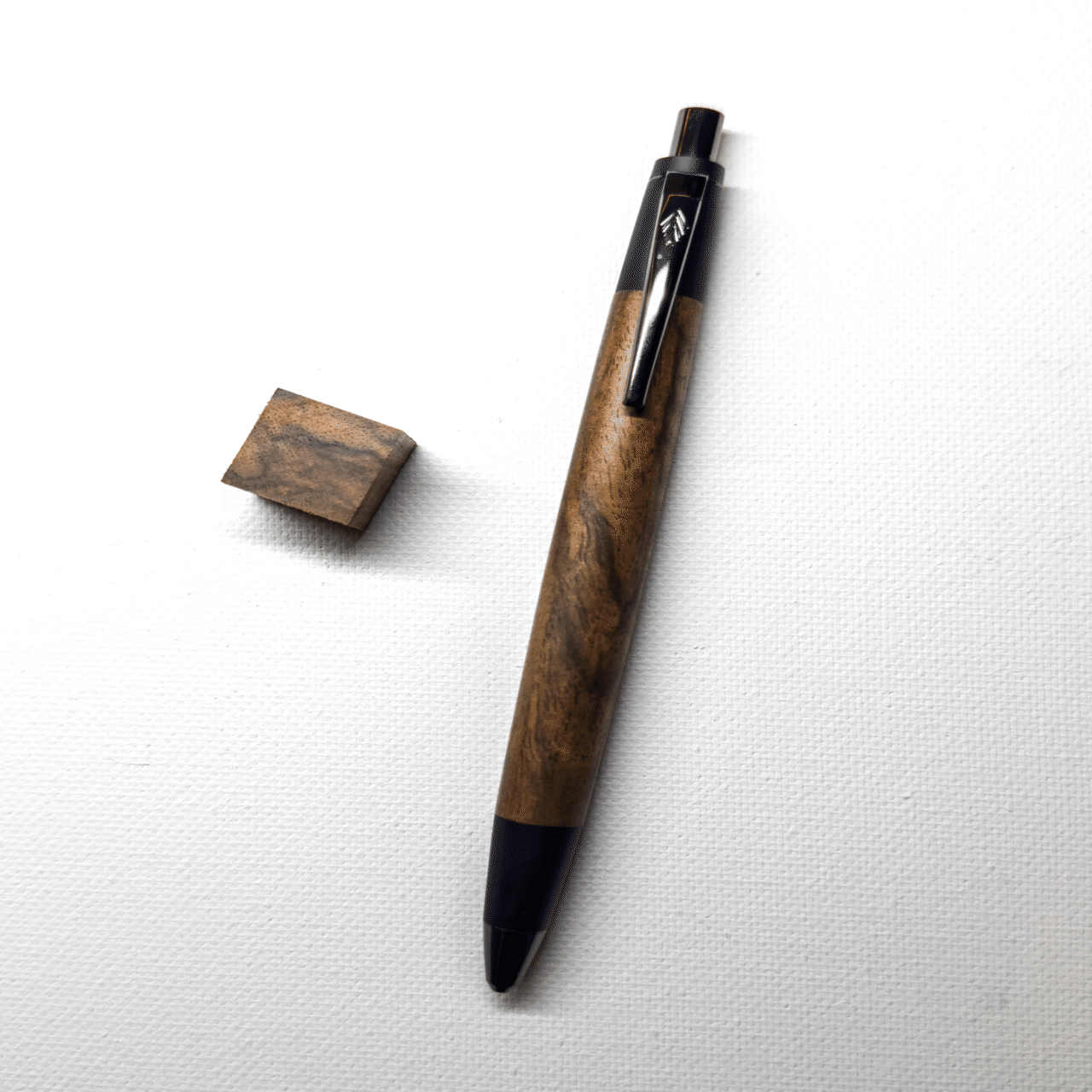 野原工芸】トルコウォールナット×ネオブラック金具のご紹介。｜みよ